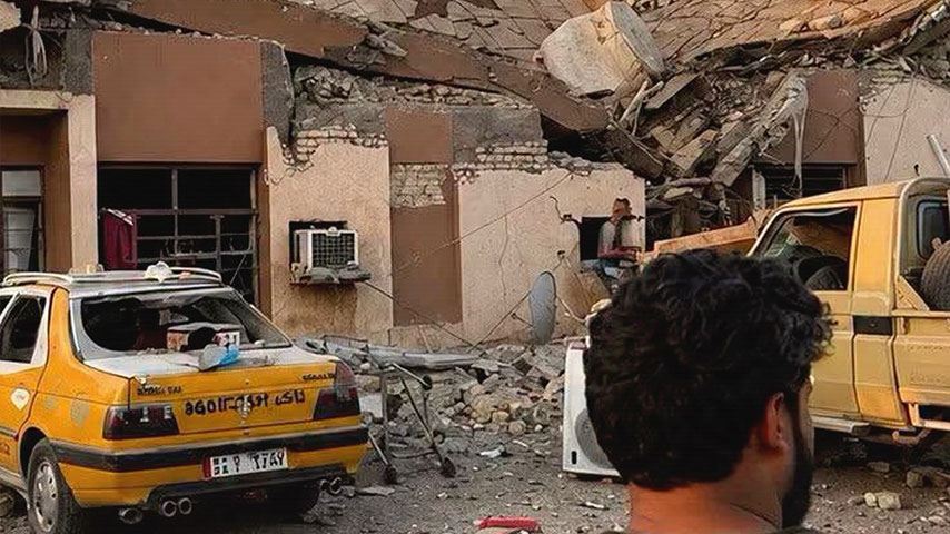 دمار في مقر تابع لهيئة الحشد الشعبي عقب هجوم استهدف أحد المواقع الرسمية في العراق.